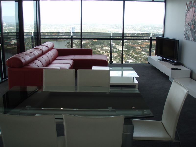 9 Ferny Avenue, Surfers Paradise QLD 4217