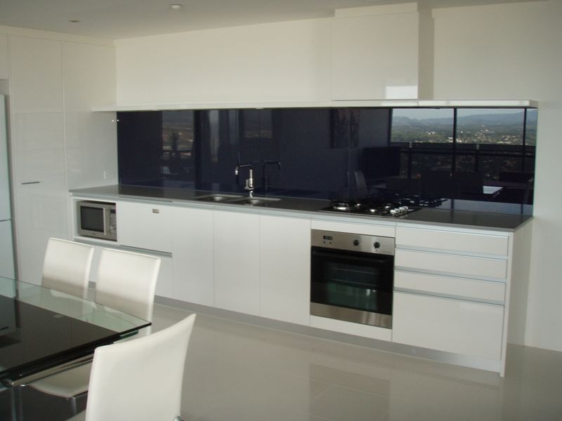 9 Ferny Avenue, Surfers Paradise QLD 4217