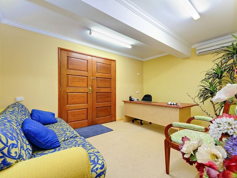 92 Ashmore Road, Bundall QLD 4217