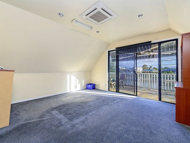 92 Ashmore Road, Bundall QLD 4217