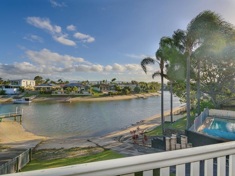 92 Ashmore Road, Bundall QLD 4217