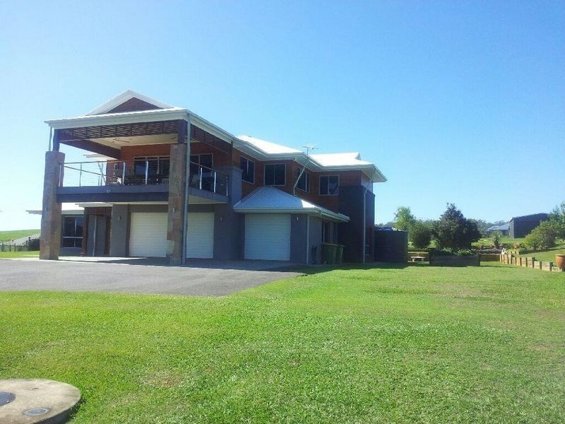 18 Ascot Crescent, Samford Valley QLD 4520