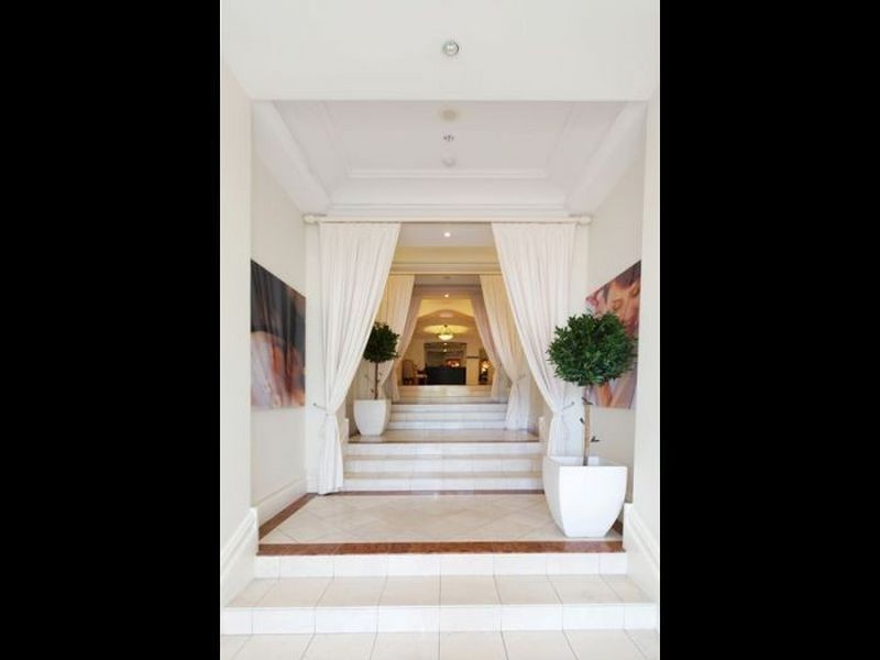 170/24 Queensland avenue, Broadbeach QLD 4218