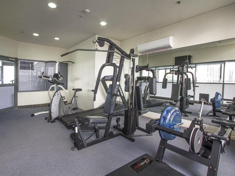 18 Cypress Av, Surfers Paradise QLD 4217