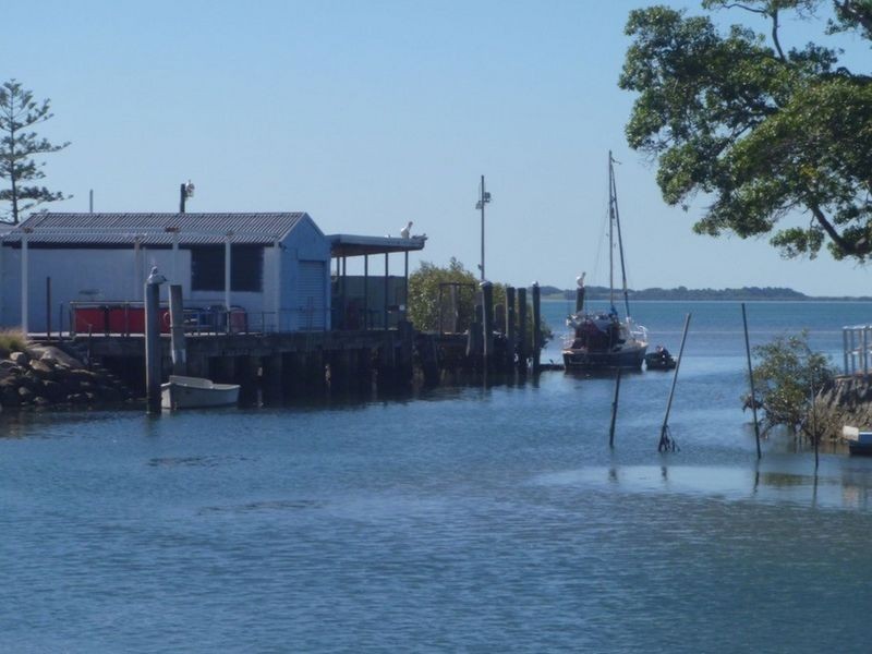 18 Fox Street, Wynnum QLD 4178