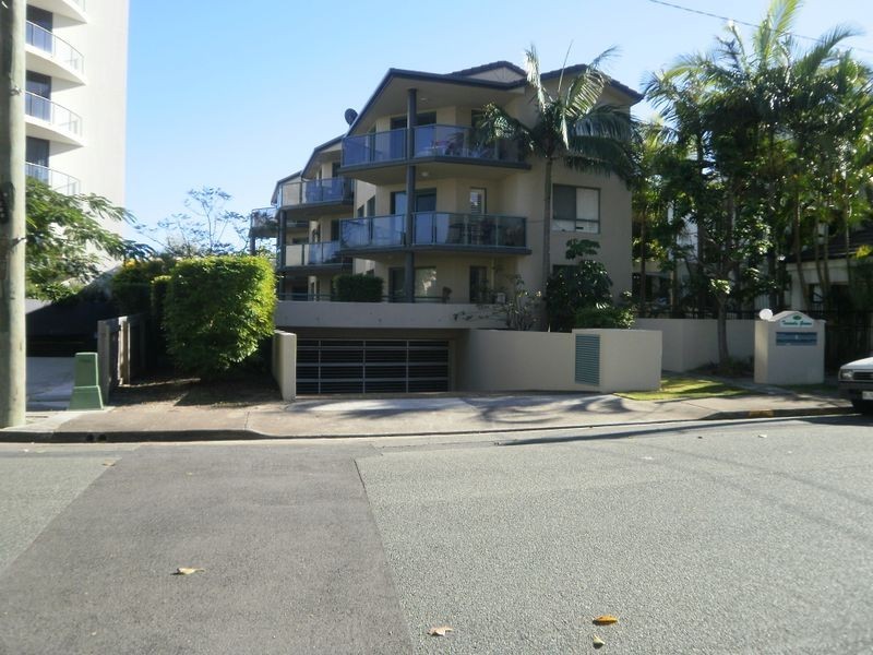 2/8 Tarcoola Crescent, Chevron Island QLD 4217