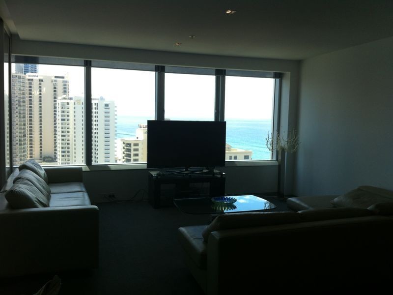 9 Hamilton Av, Surfers Paradise QLD 4217