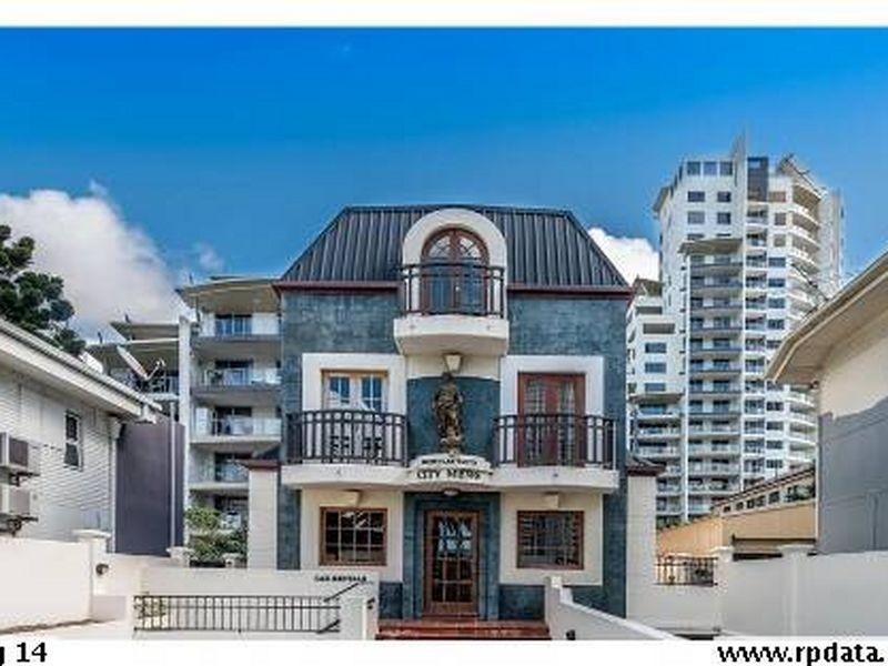 82 Ferny Avenue, Surfers Paradise QLD 4217