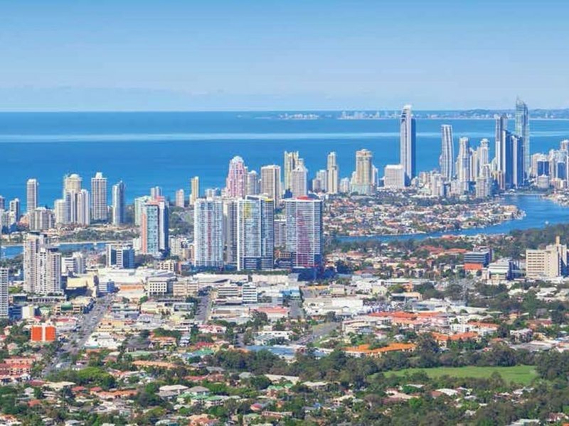 8 Waverley Street, Southport QLD 4215