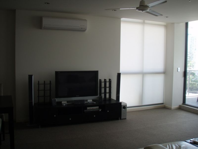 18 Cypress Av, Surfers Paradise QLD 4217