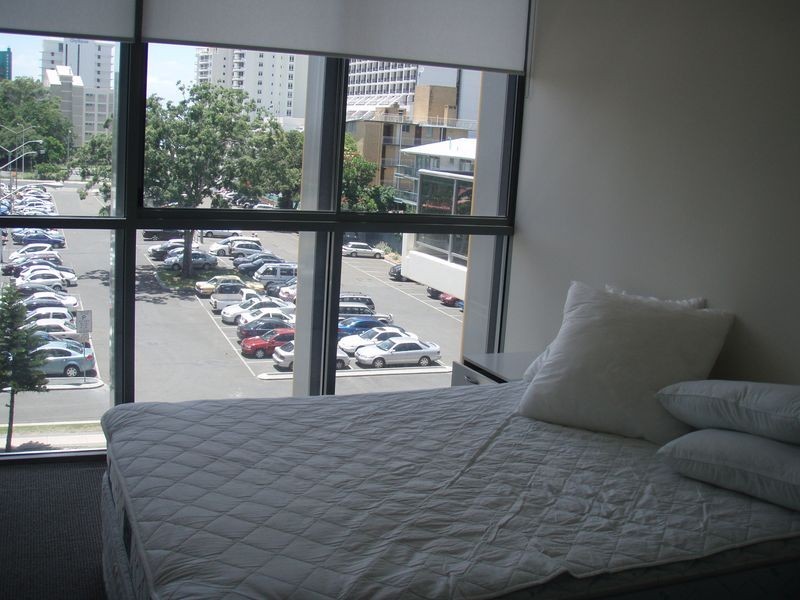 18 Cypress Av, Surfers Paradise QLD 4217