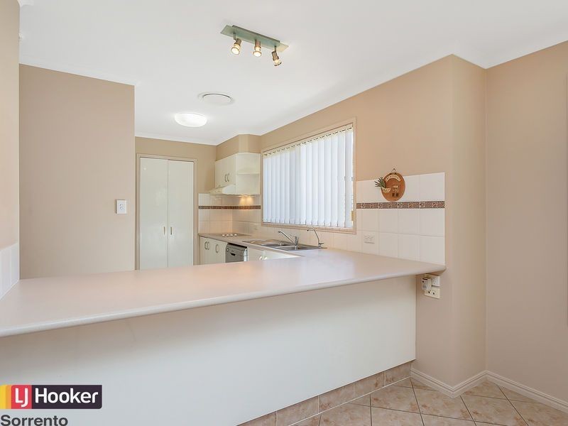 8 Coral Tree Court, Robina QLD 4226