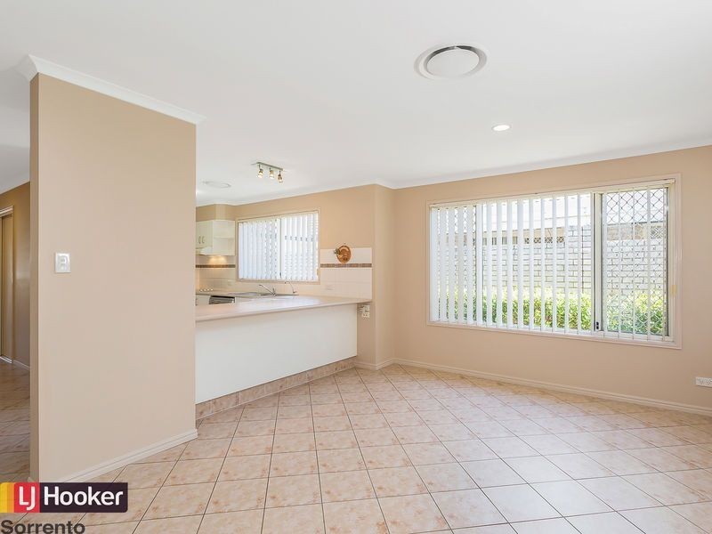 8 Coral Tree Court, Robina QLD 4226