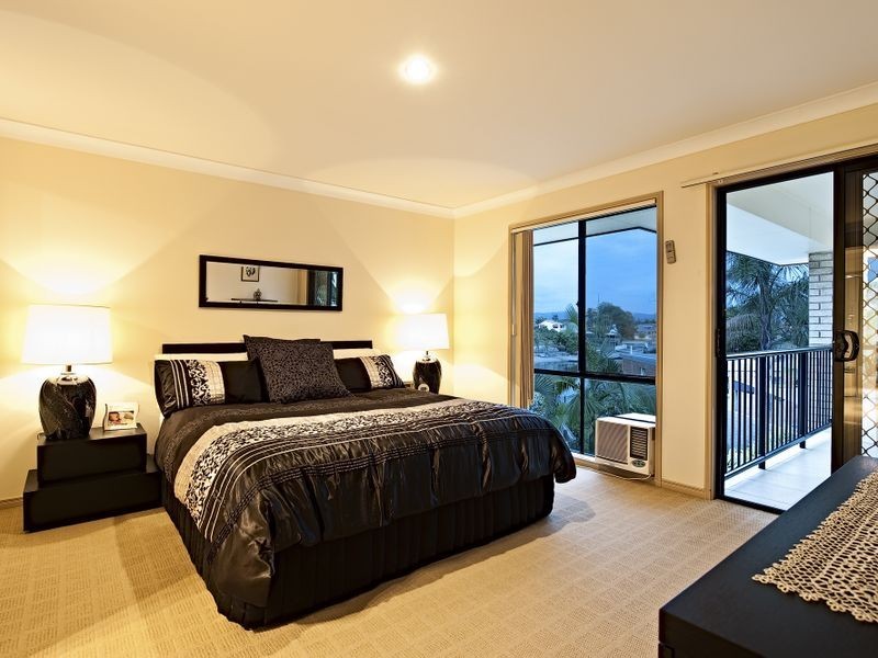 34 Bermuda Street, Broadbeach Waters QLD 4218