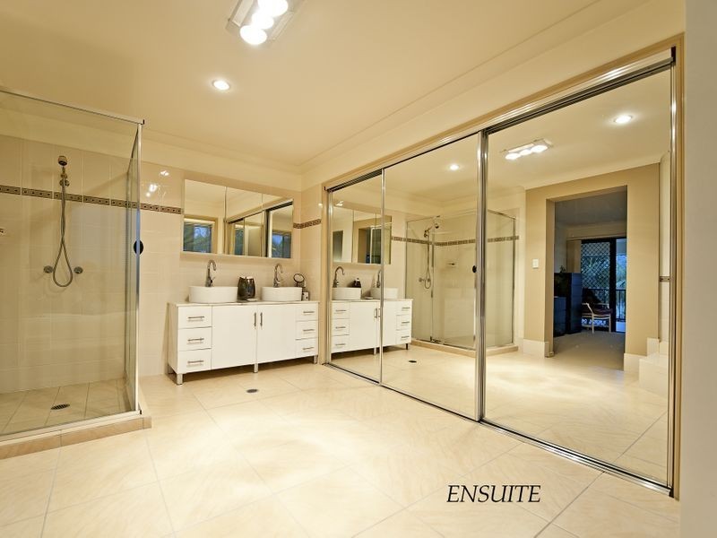 34 Bermuda Street, Broadbeach Waters QLD 4218