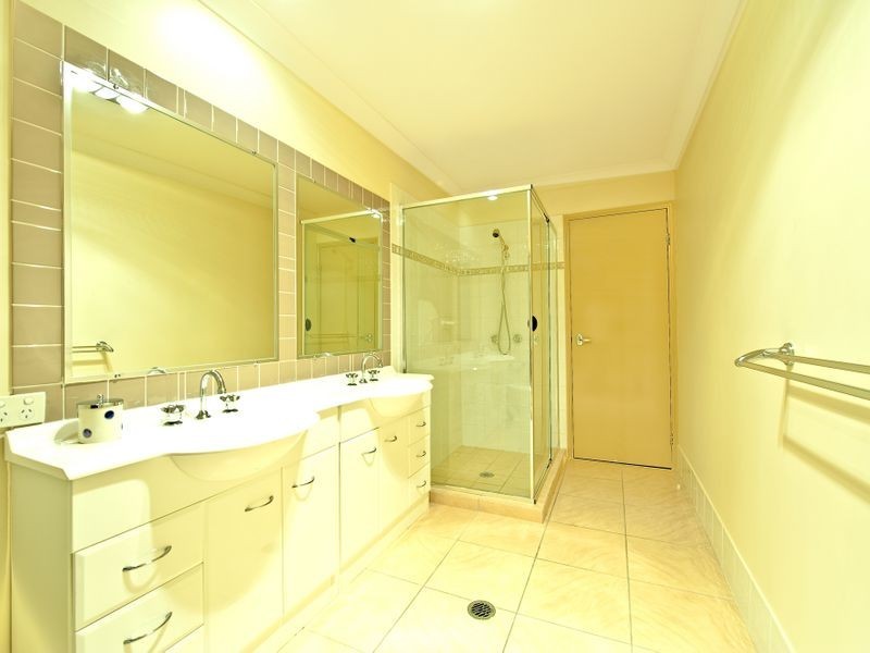34 Bermuda Street, Broadbeach Waters QLD 4218