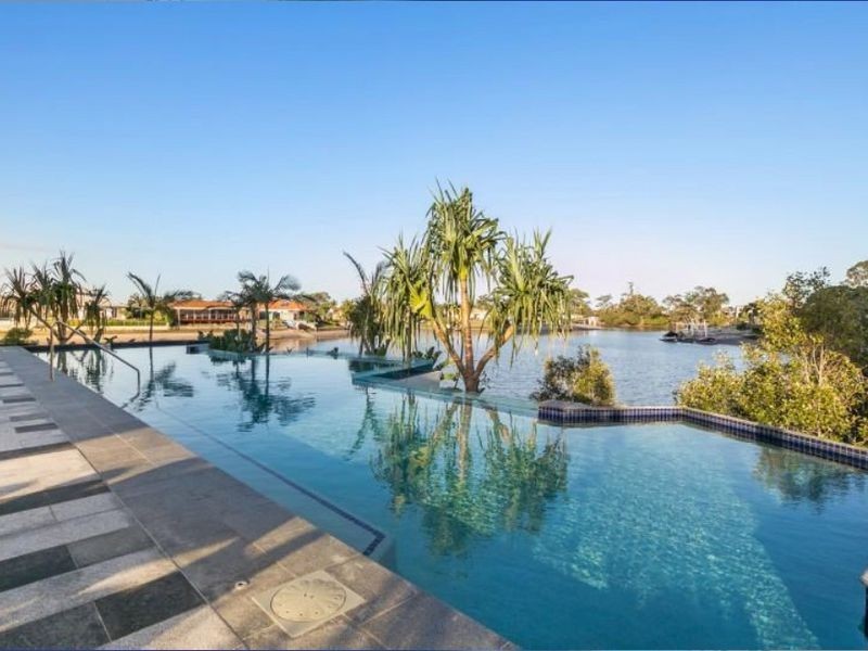 5 Harbourside Court, Biggera Waters QLD 4216