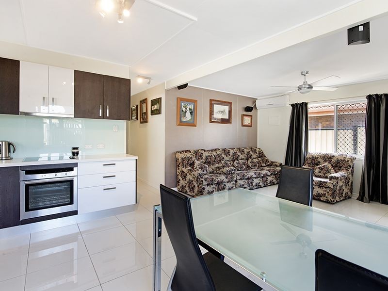 16 Medika Street, Runaway Bay QLD 4216