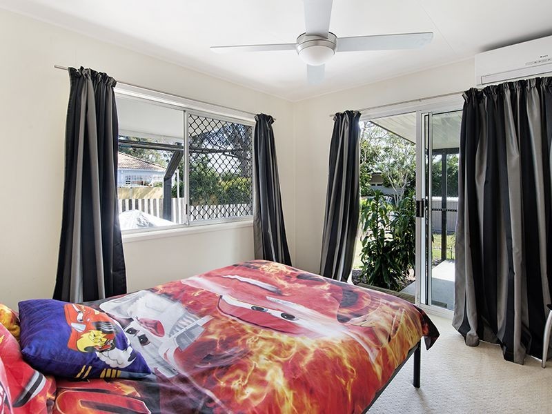 16 Medika Street, Runaway Bay QLD 4216