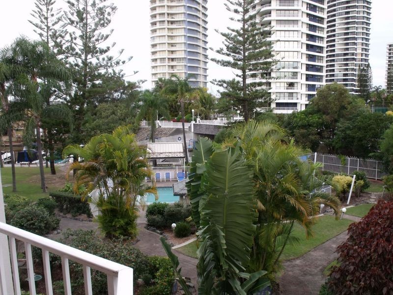 37 Bayview Street, Runaway Bay QLD 4216