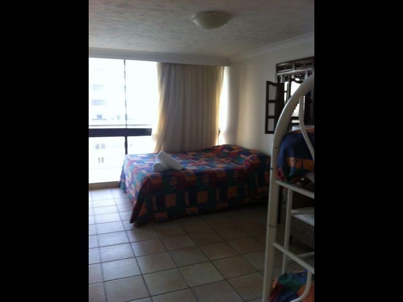 11/4 Old Burleigh Road, Surfers Paradise QLD 4217