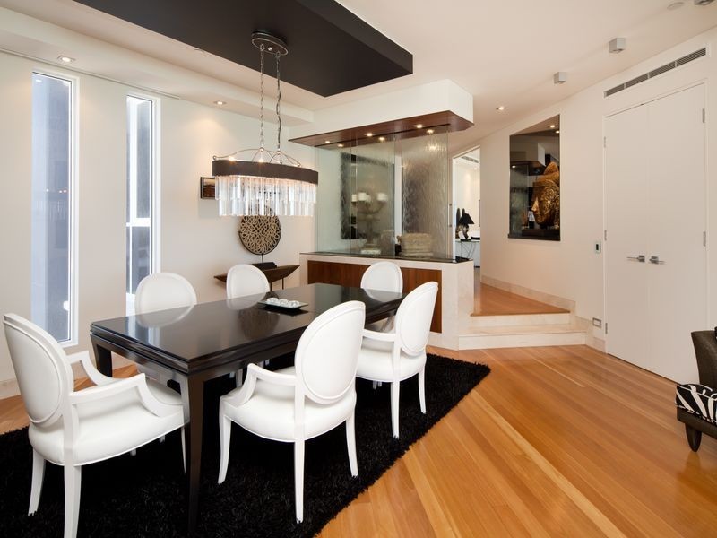 1 Enderley Avenue, Surfers Paradise QLD 4217