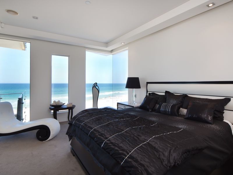 1 Enderley Avenue, Surfers Paradise QLD 4217