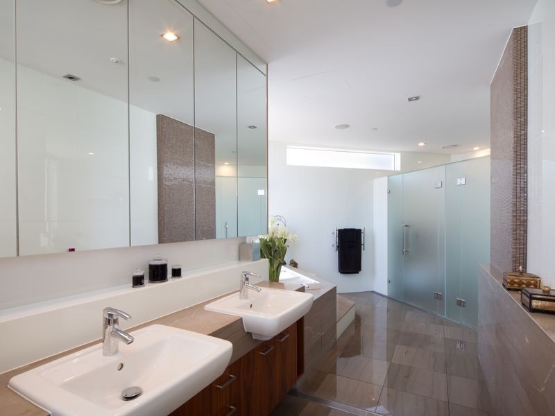 1 Enderley Avenue, Surfers Paradise QLD 4217