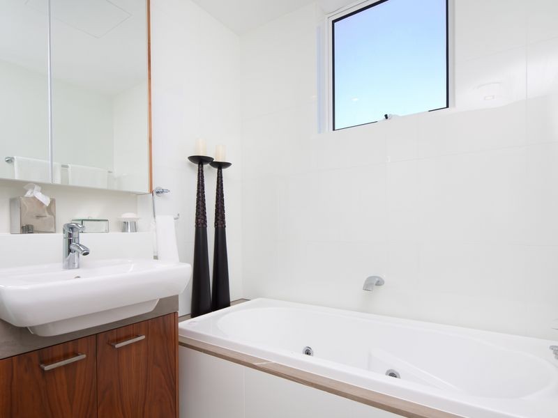 1 Enderley Avenue, Surfers Paradise QLD 4217