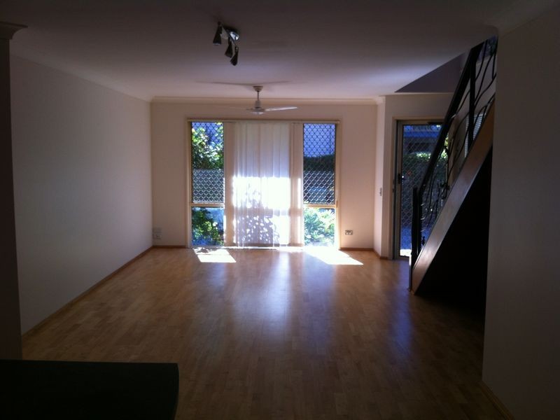 5 Ahern Street, Labrador QLD 4215