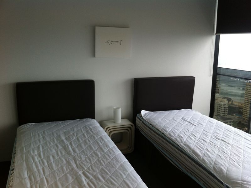 9 Ferny Avenue, Surfers Paradise QLD 4217