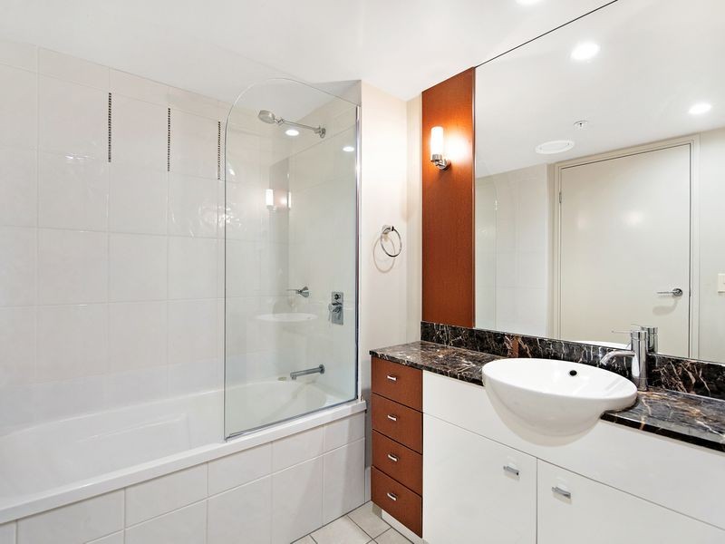3324/23 Ferny Ave, Surfers Paradise QLD 4217