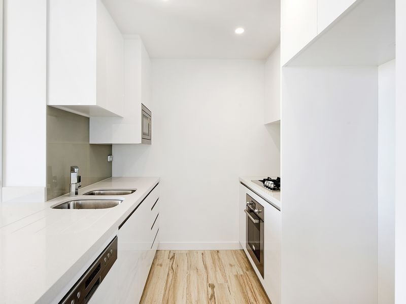 1504/2 Como crescent, Southport QLD 4215