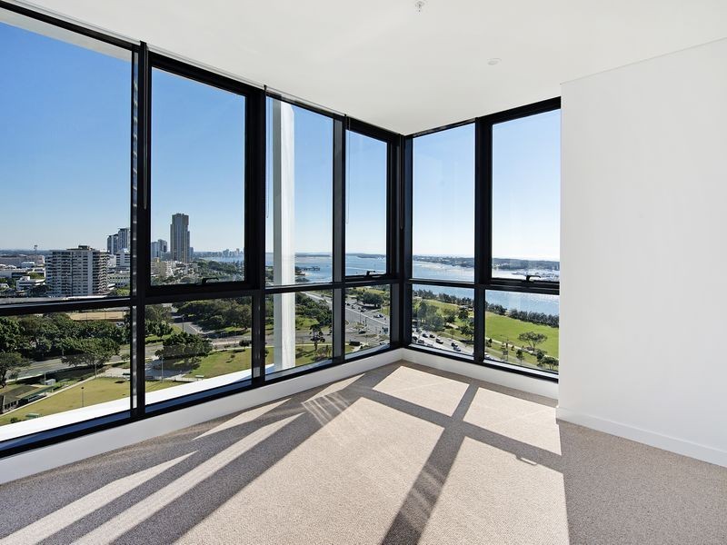 1504/2 Como crescent, Southport QLD 4215