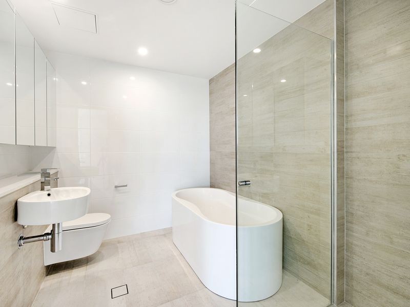 1504/2 Como crescent, Southport QLD 4215