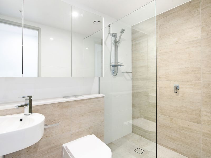 1504/2 Como crescent, Southport QLD 4215