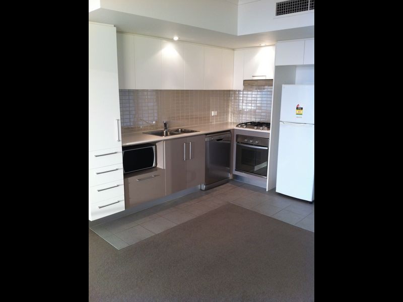 17/56 Scarborough Street, Southport QLD 4215