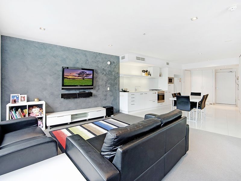 9 Hamilton Avenue, Surfers Paradise QLD 4217