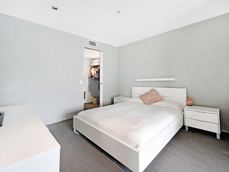 9 Hamilton Avenue, Surfers Paradise QLD 4217