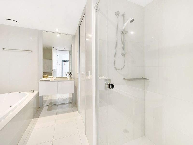 9 Hamilton Avenue, Surfers Paradise QLD 4217