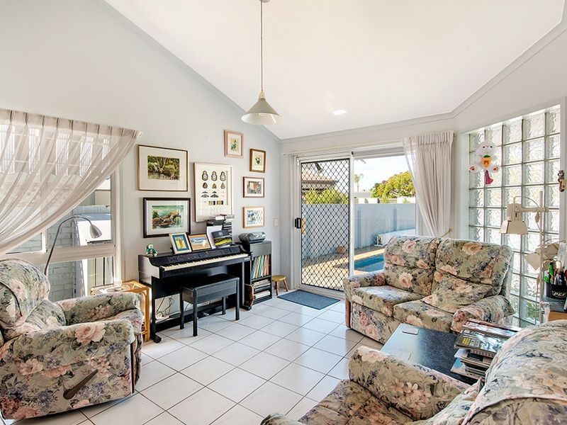 4 IBIS COURT, Sorrento QLD 4217