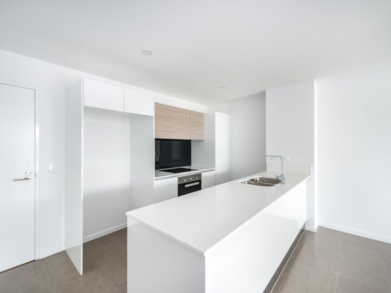 2410/1-7 Waterford Court, Bundall QLD 4217