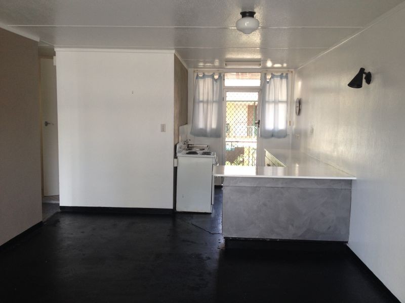 8 Elizabeth Avenue, Broadbeach QLD 4218