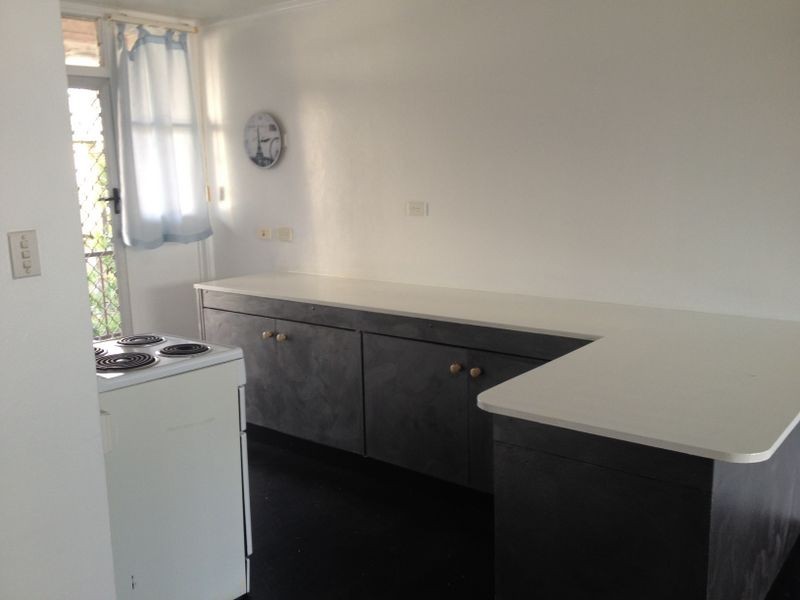 8 Elizabeth Avenue, Broadbeach QLD 4218