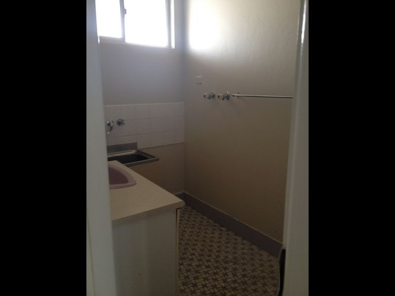 8 Elizabeth Avenue, Broadbeach QLD 4218