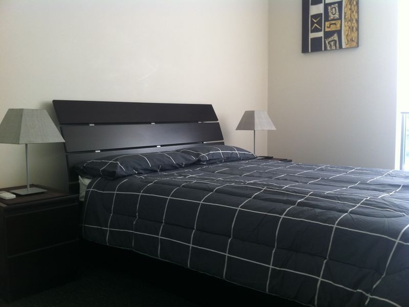 18 Cypress Av, Surfers Paradise QLD 4217