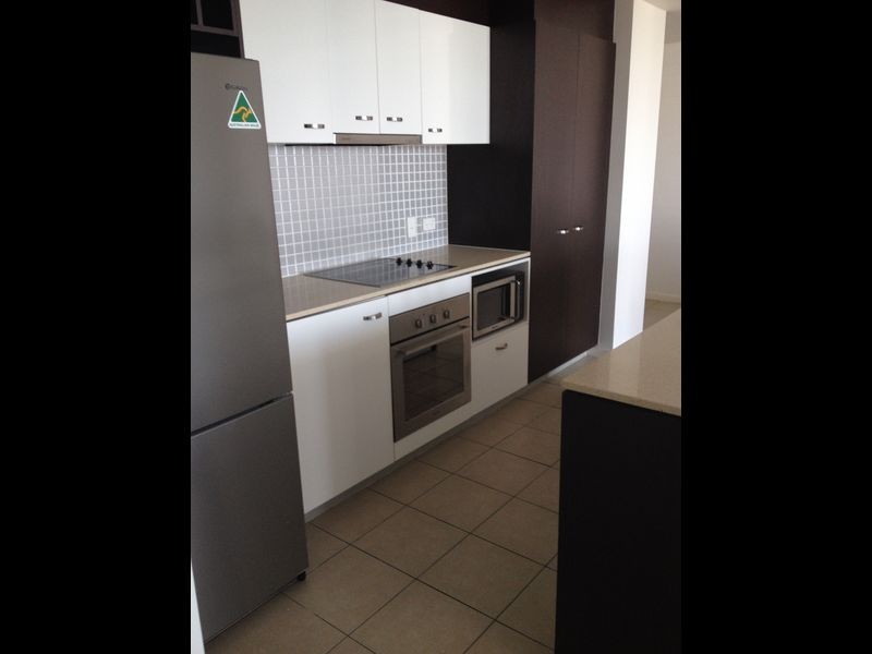 18 Fern Street, Surfers Paradise QLD 4217