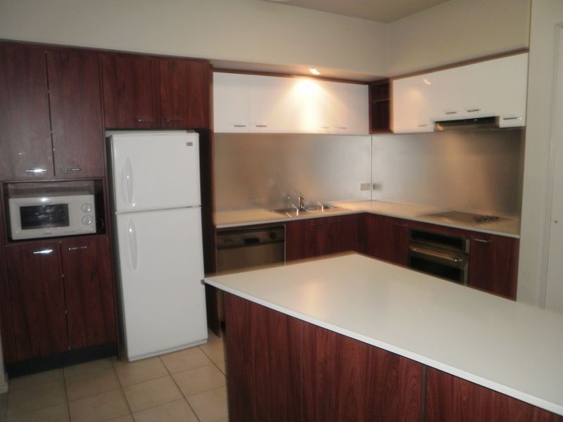 23 Ferny Avenue, Surfers Paradise QLD 4217