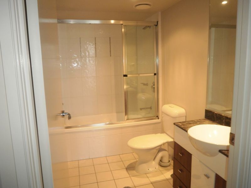 23 Ferny Avenue, Surfers Paradise QLD 4217