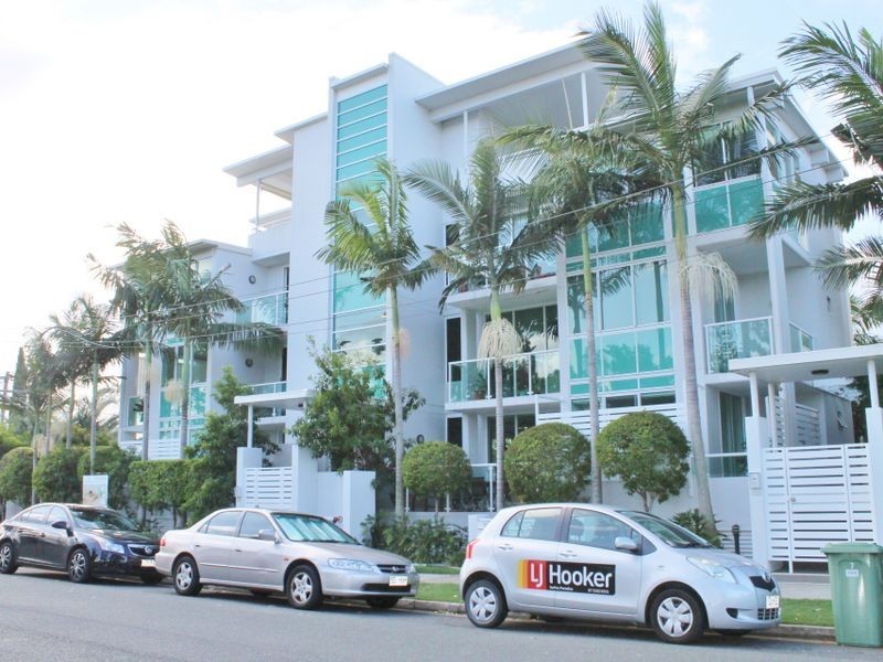 Chevron Island QLD 4217